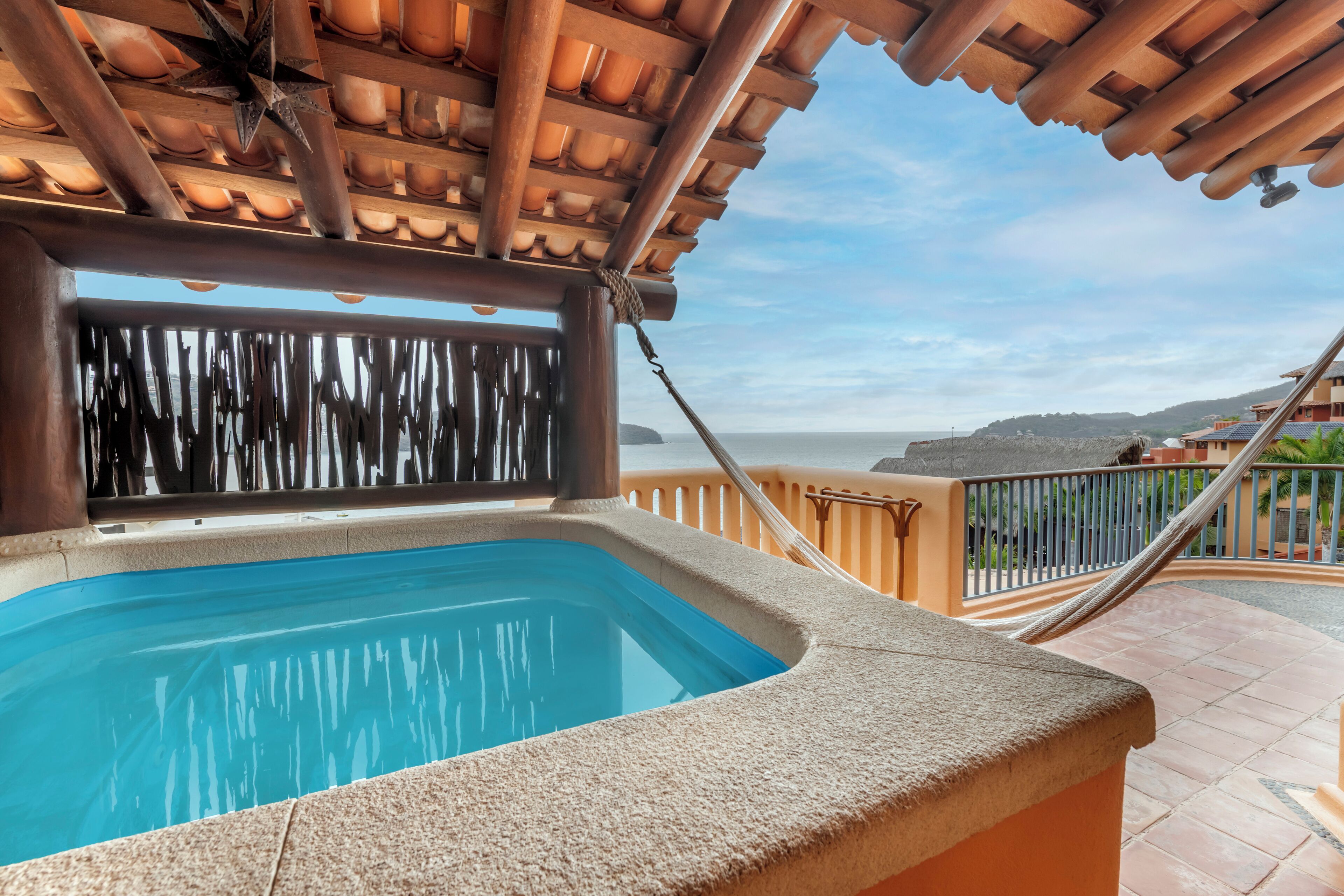 2 bedroom ocean view 1 king 1twin 1double ste | balcony