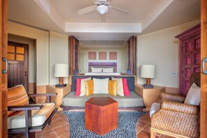 3 BEDROOM 2 KING 2 BUNK BEDS BILEVEL SUITE | Living area | 32-inch TV with satellite channels