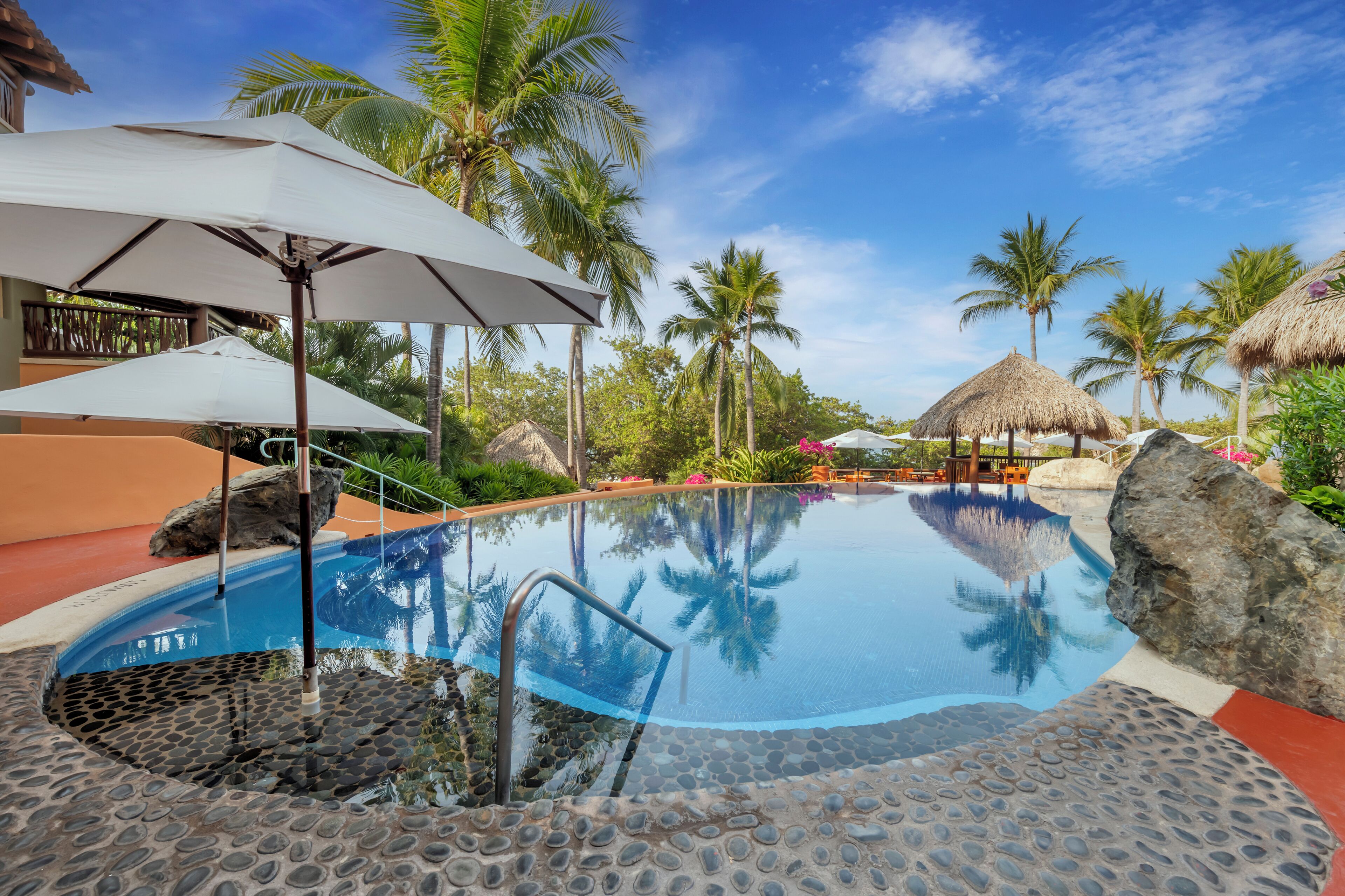 Hilton Grand Vacations Club Zihuatanejo (Resort) - Latest Reviews