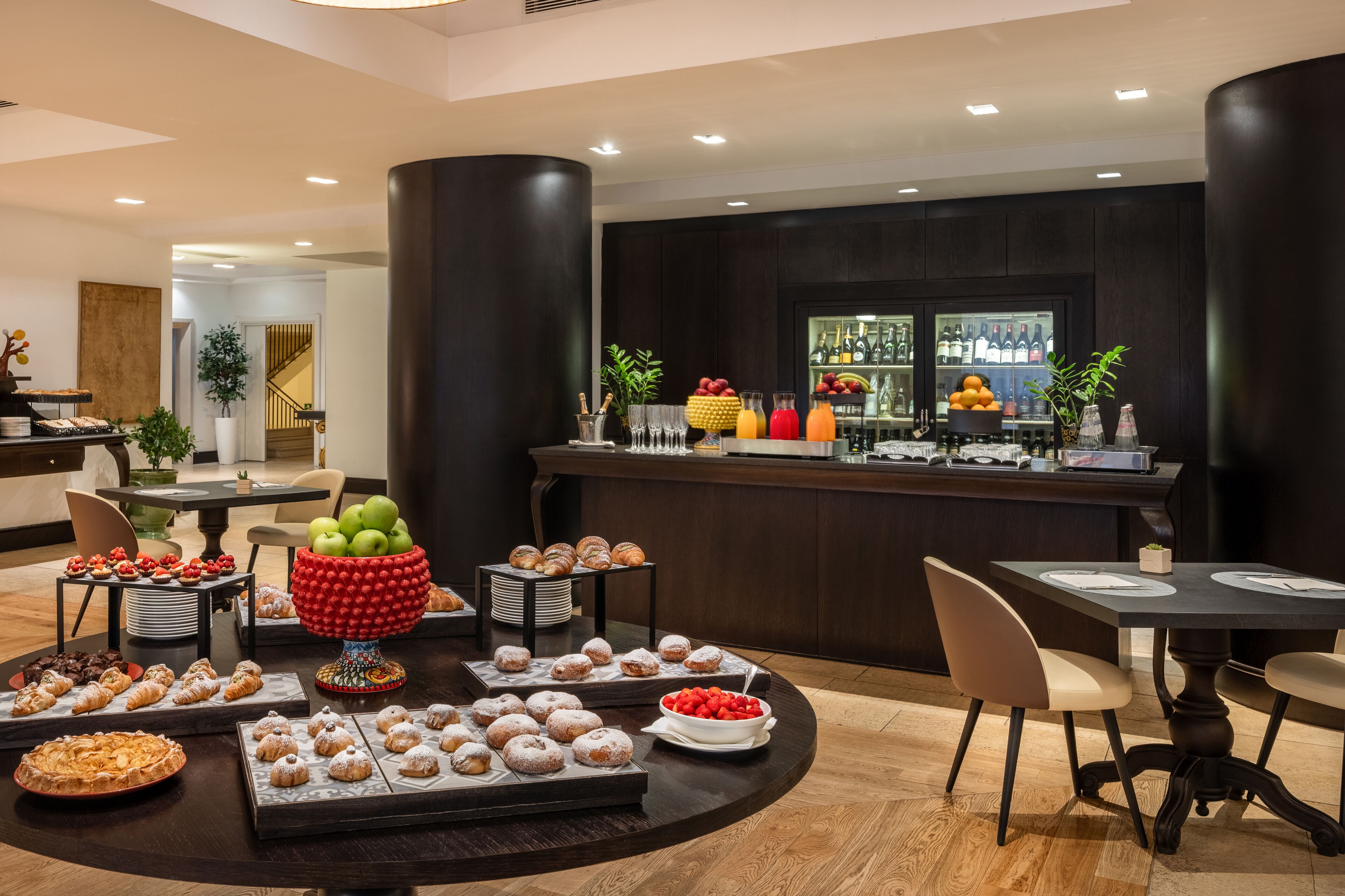 Café da manhã com buffet todos os dias (EUR 20 por pessoa) 