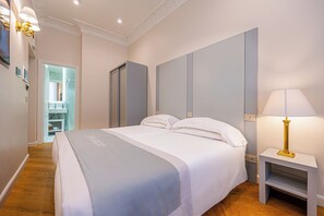 Superior Double or Twin | Daunenbettdecken, Minibar, Zimmersafe, Schreibtisch