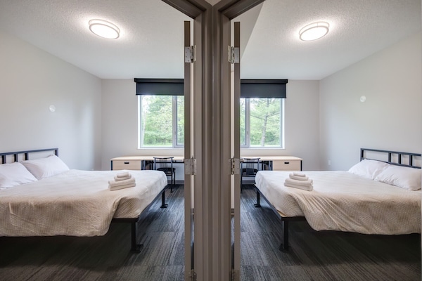 2 bedrooms, desk, laptop workspace, blackout curtains
