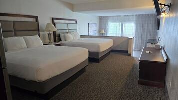 Habitación (Suite, Lake View) | Camas con pillow-top, escritorio, cortinas blackout y insonorización