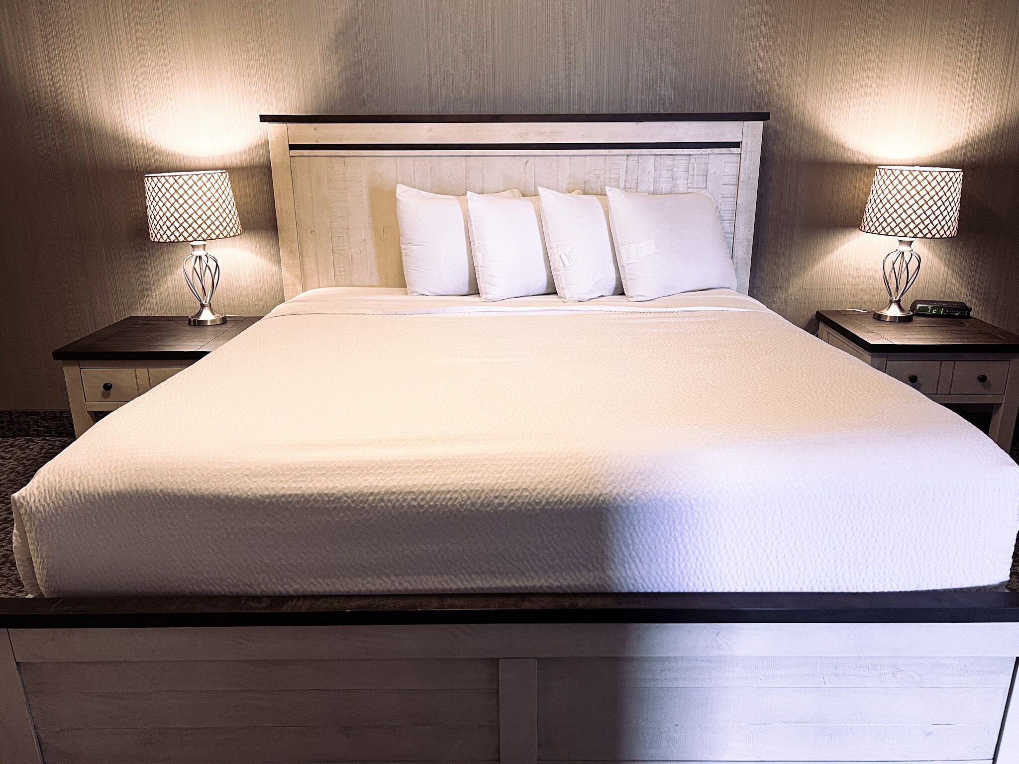 presidential suite, multiple beds, lake view | pillow-top beds, blackout curtains, soundproofing, iron/ironing board