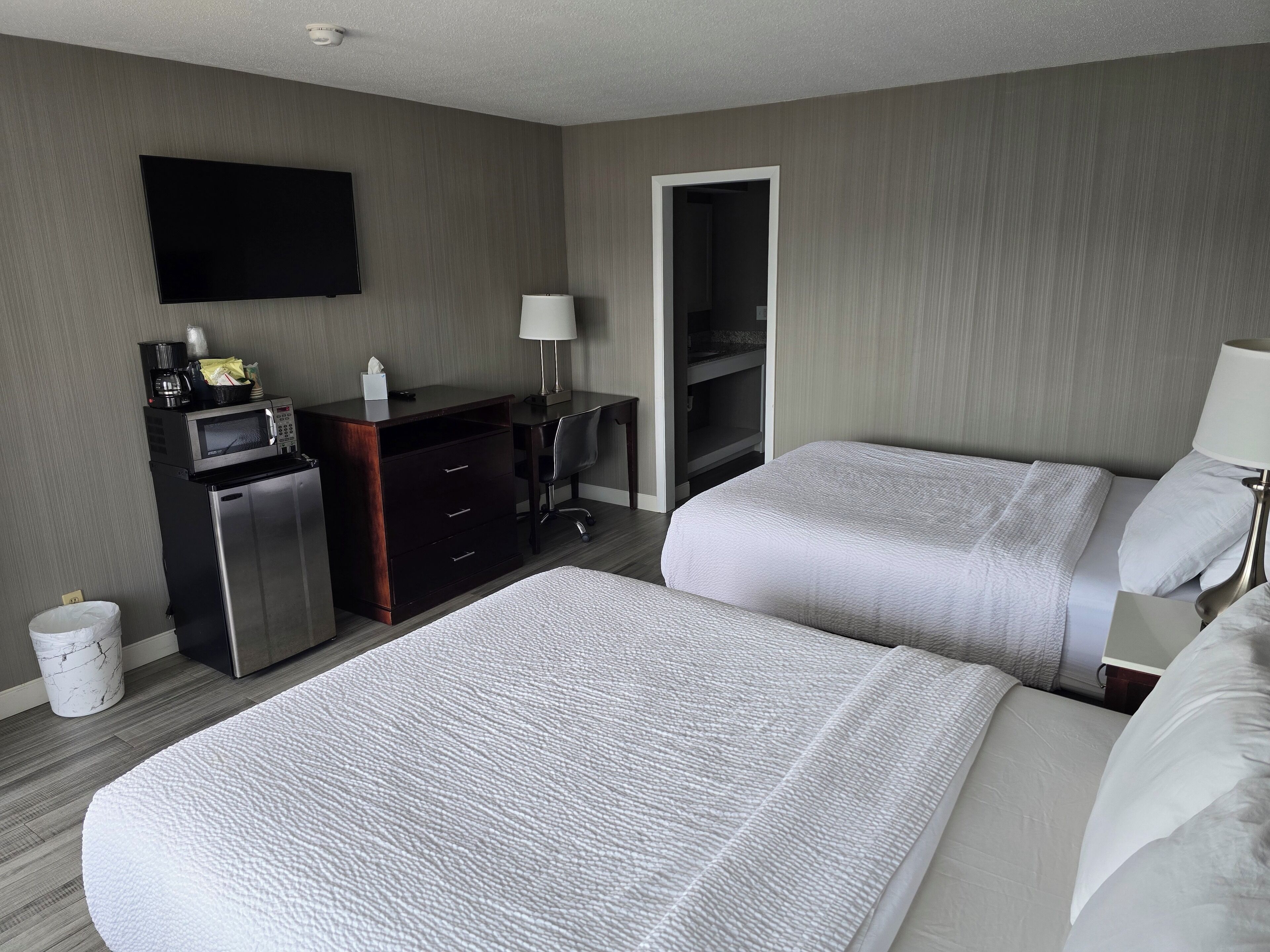 Courtyard Room 2 Queen Beds