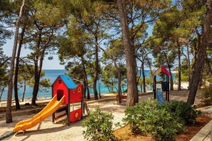Children's play area - outdoor - Hotel Aurora (Mali Losinj)