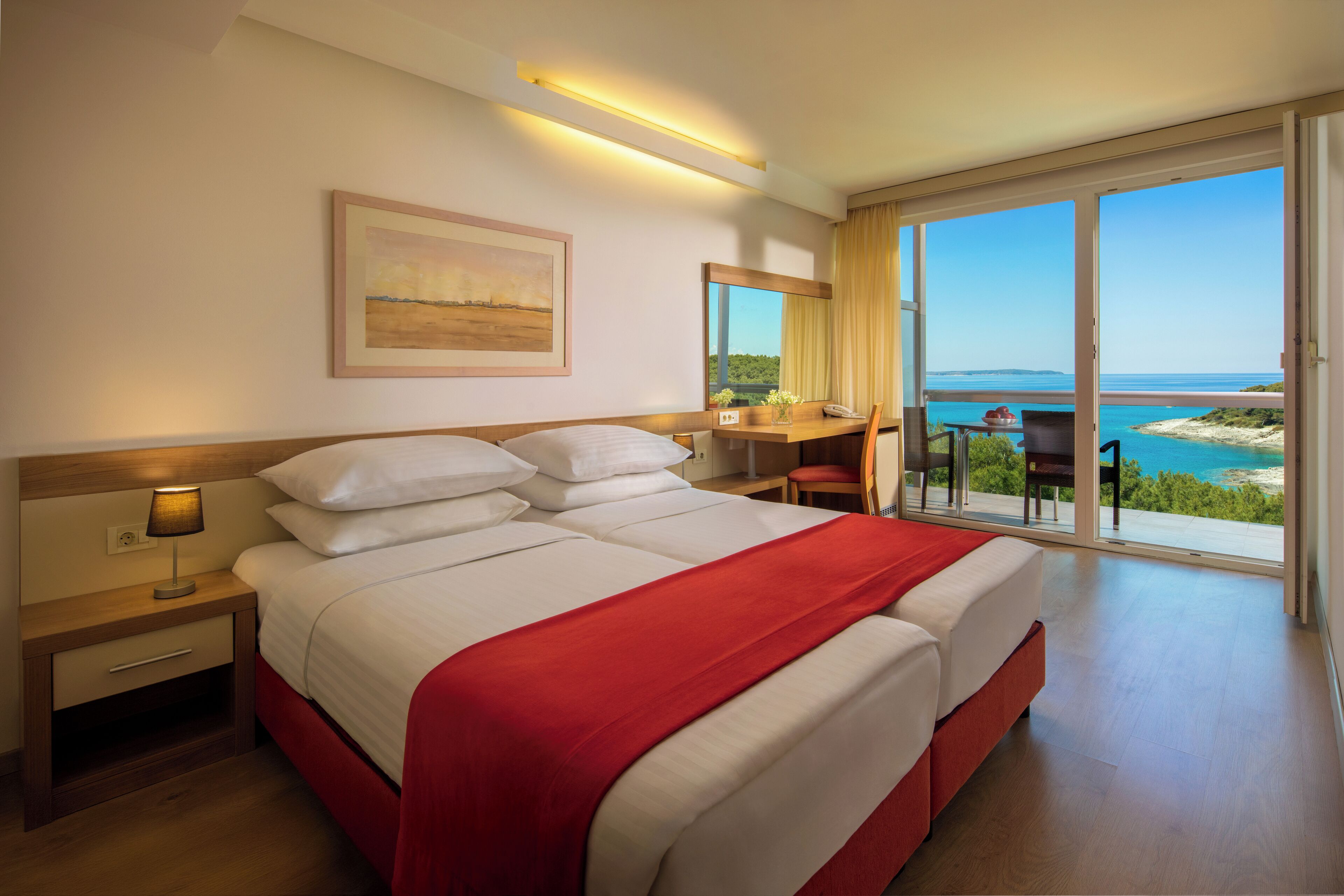 Suite with Balcony and Sea Side