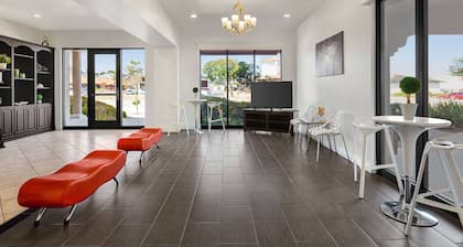 Ramada by Wyndham Marina