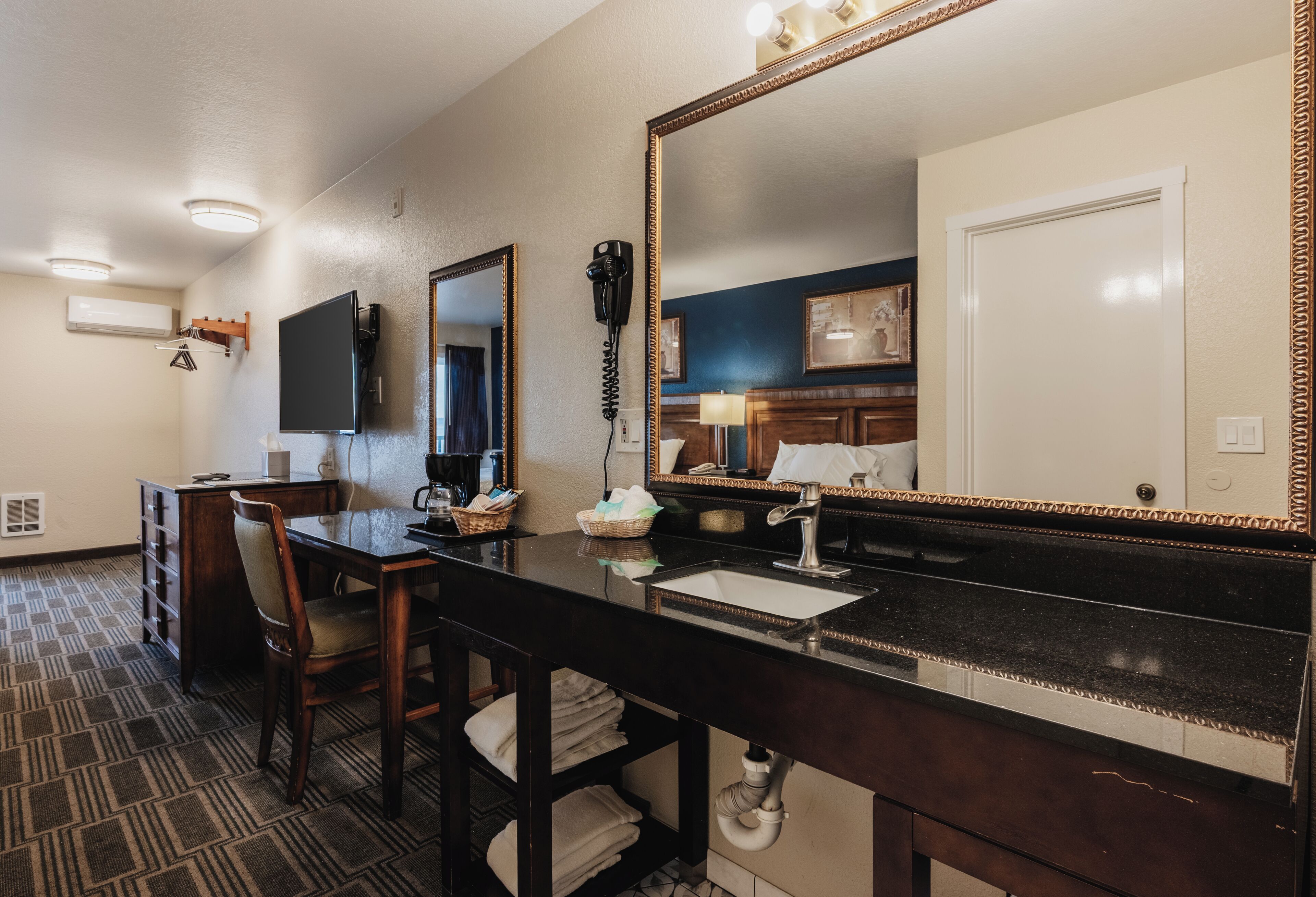 Deluxe Room, 2 Queen Beds, Balcony, Beach View | Desk, free WiFi, bed sheets, alarm clocks