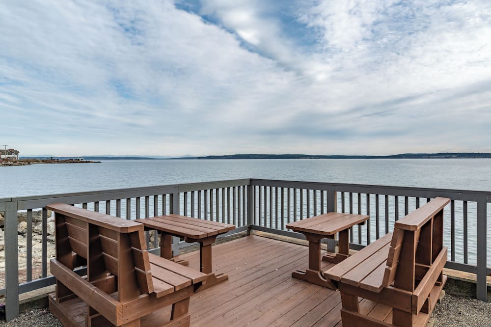 Water Front Inn