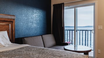 Deluxe Oda, 2 Büyük (Queen) Boy Yatak, Balkon, Plaj Manzaralı | Masa, ücretsiz kablosuz İnternet, çarşaf takımı, çalar saat