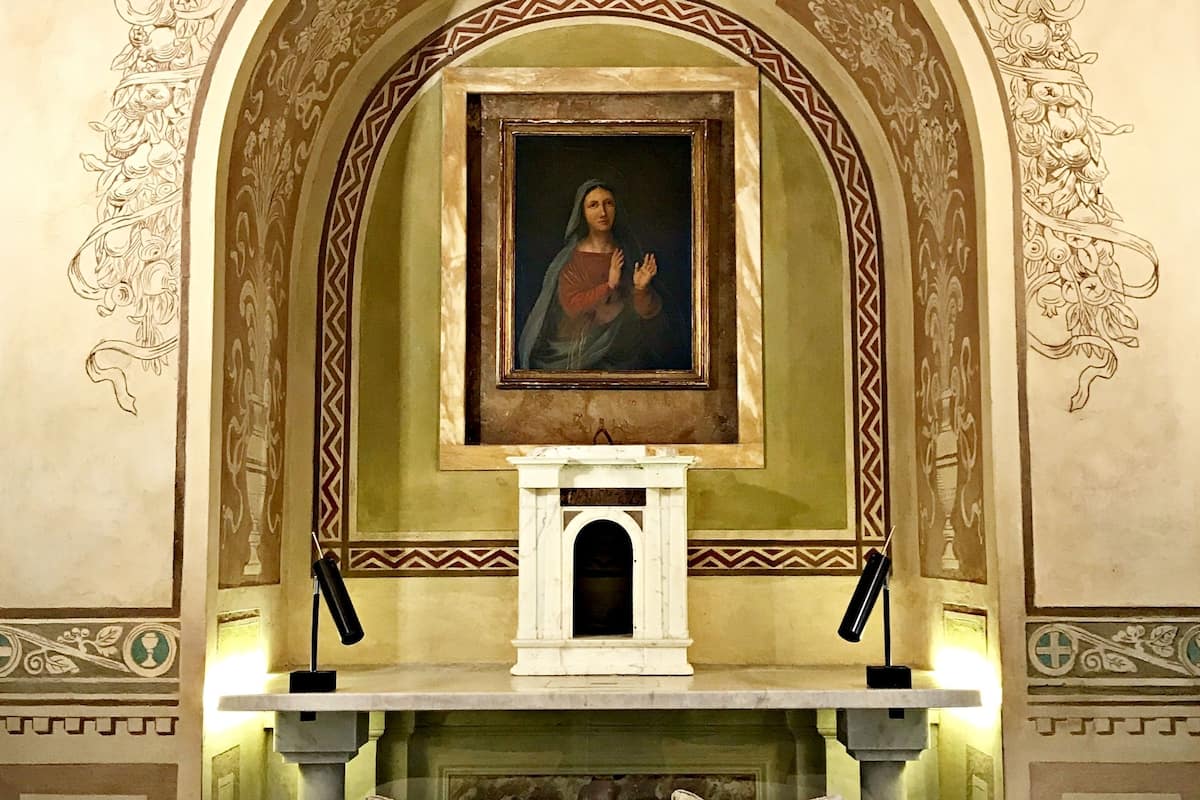 deluxe suite, 1 king bed | down duvets, minibar, in-room safe, desk