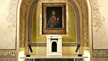 Deluxe Suite | Down comforters, minibar, in-room safe, desk