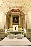 Deluxe Suite | Down comforters, minibar, in-room safe, desk