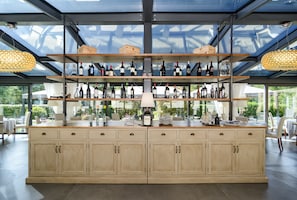 Breakfast, dinner served; Italian cuisine, garden views