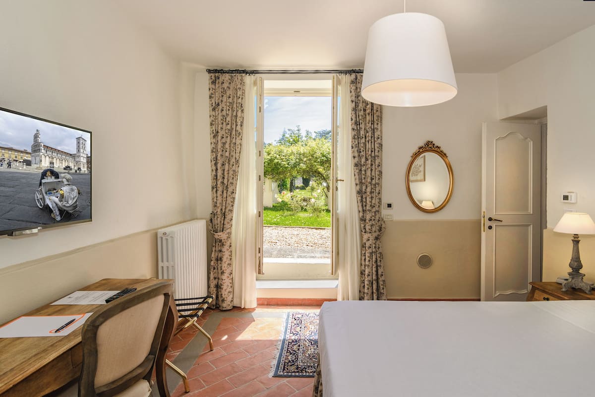 Classic Double Room