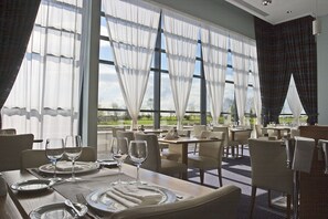 Breakfast, lunch and dinner served  - The Carnbeg Hotel (Dundalk)