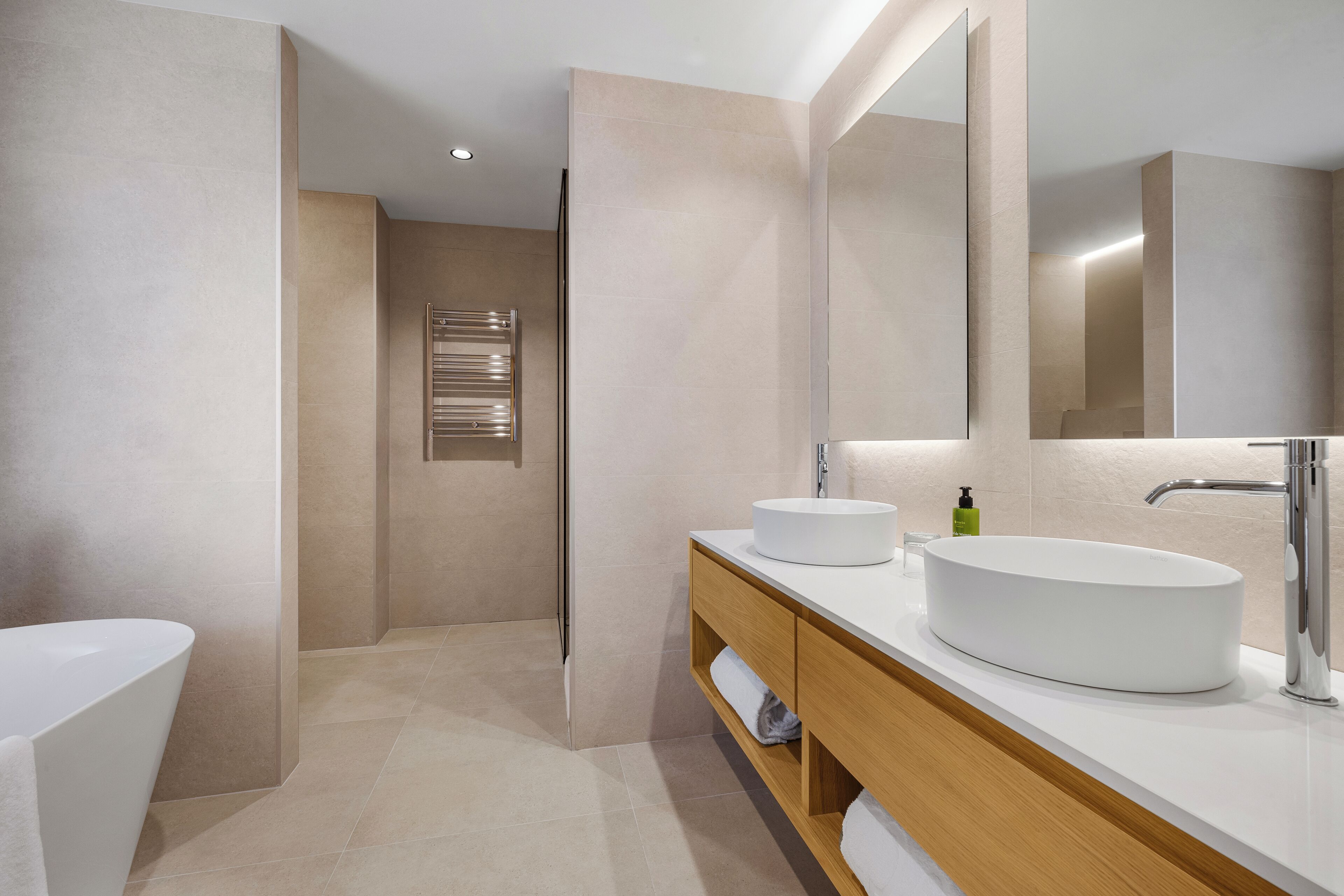 suite, 1 bedroom, balcony | bathroom | shower, designer toiletries, hair dryer, bathrobes