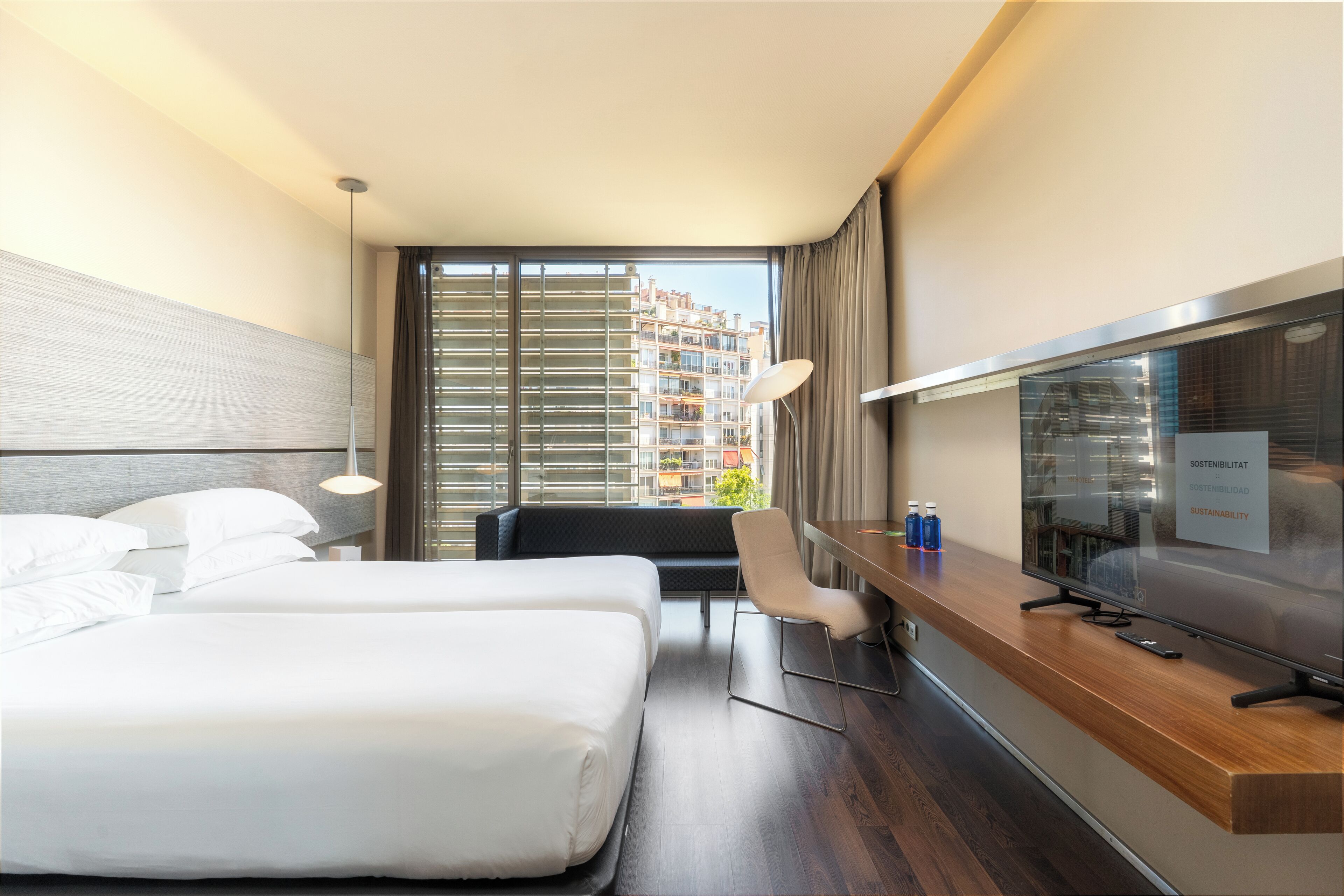 Standard Room | Premium bedding, minibar, in-room safe, desk