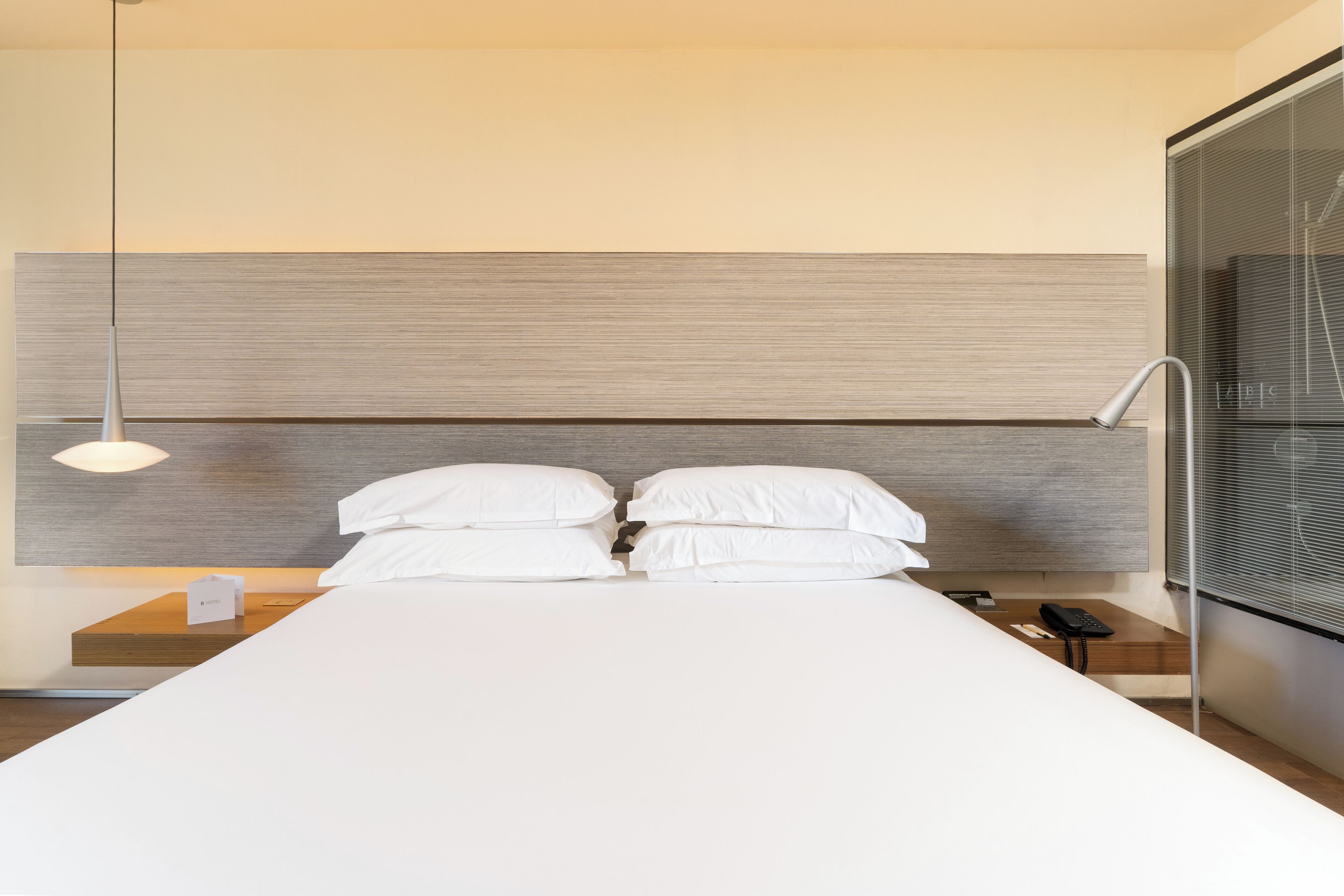 superior room | premium bedding, minibar, in-room safe, desk