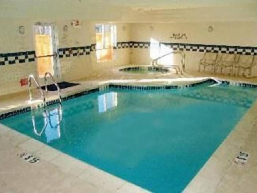 Hồ bơi trong nhà