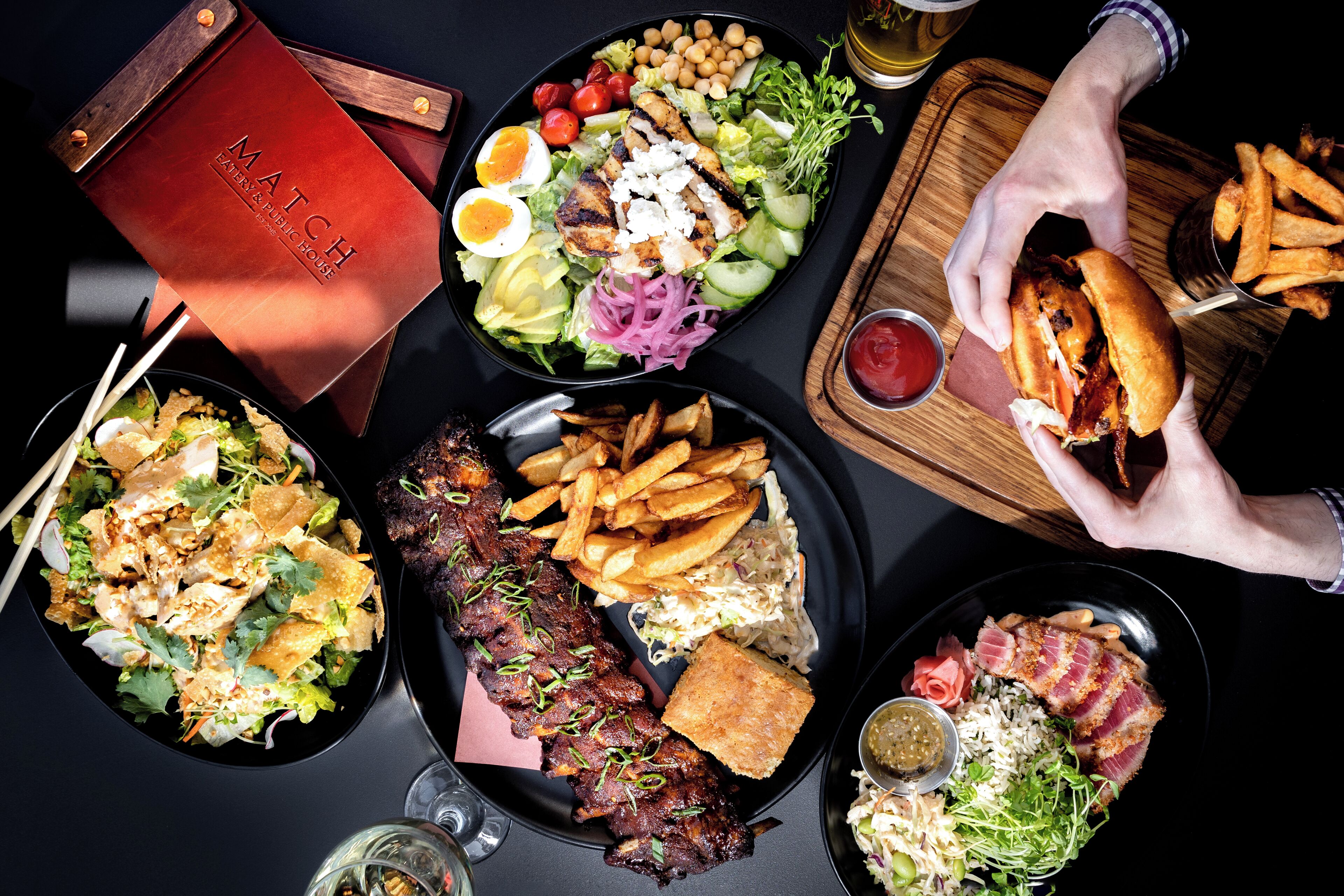 2 restaurants, lunch served