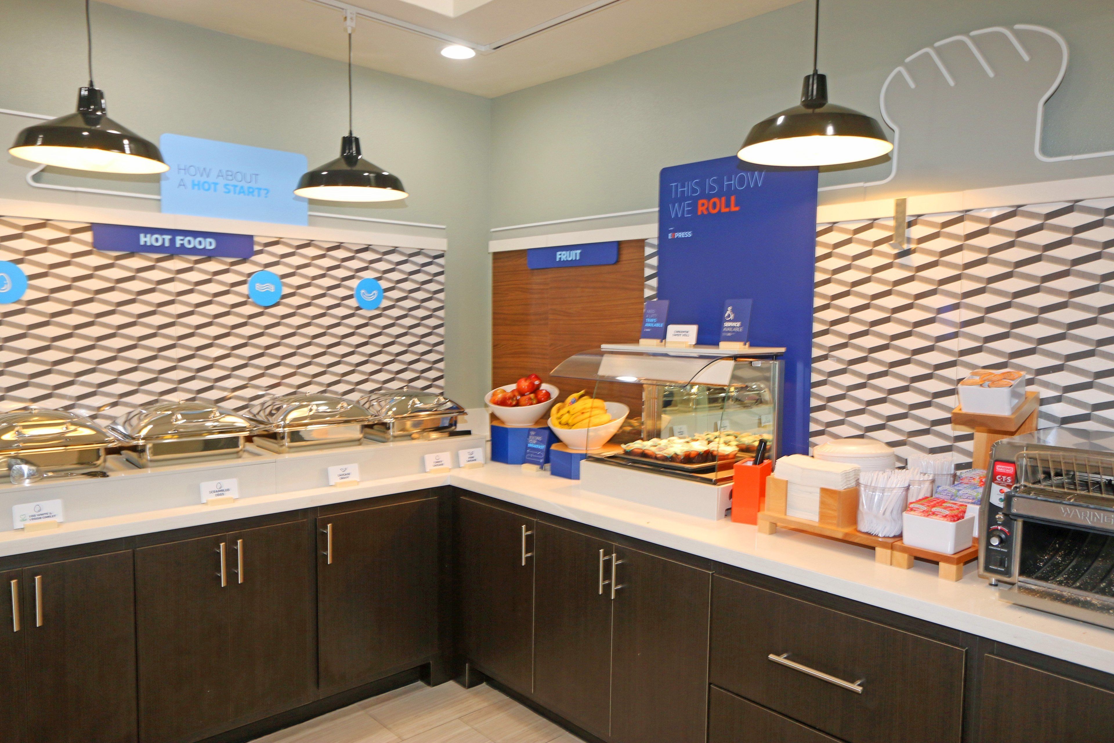 free buffet breakfast