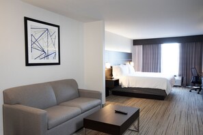 Suite, 1 King Bed with Sofa bed | Room amenity