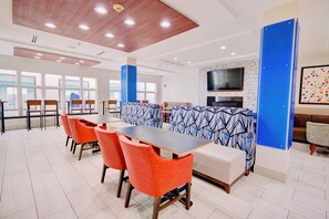 Tägliches inbegriffenes Frühstück zum Mitnehmen