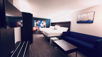 Premium bedding, desk, iron/ironing board, free WiFi