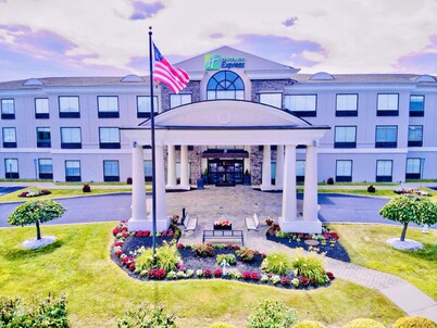 Holiday Inn Express Hotel & Suites Chester by IHG