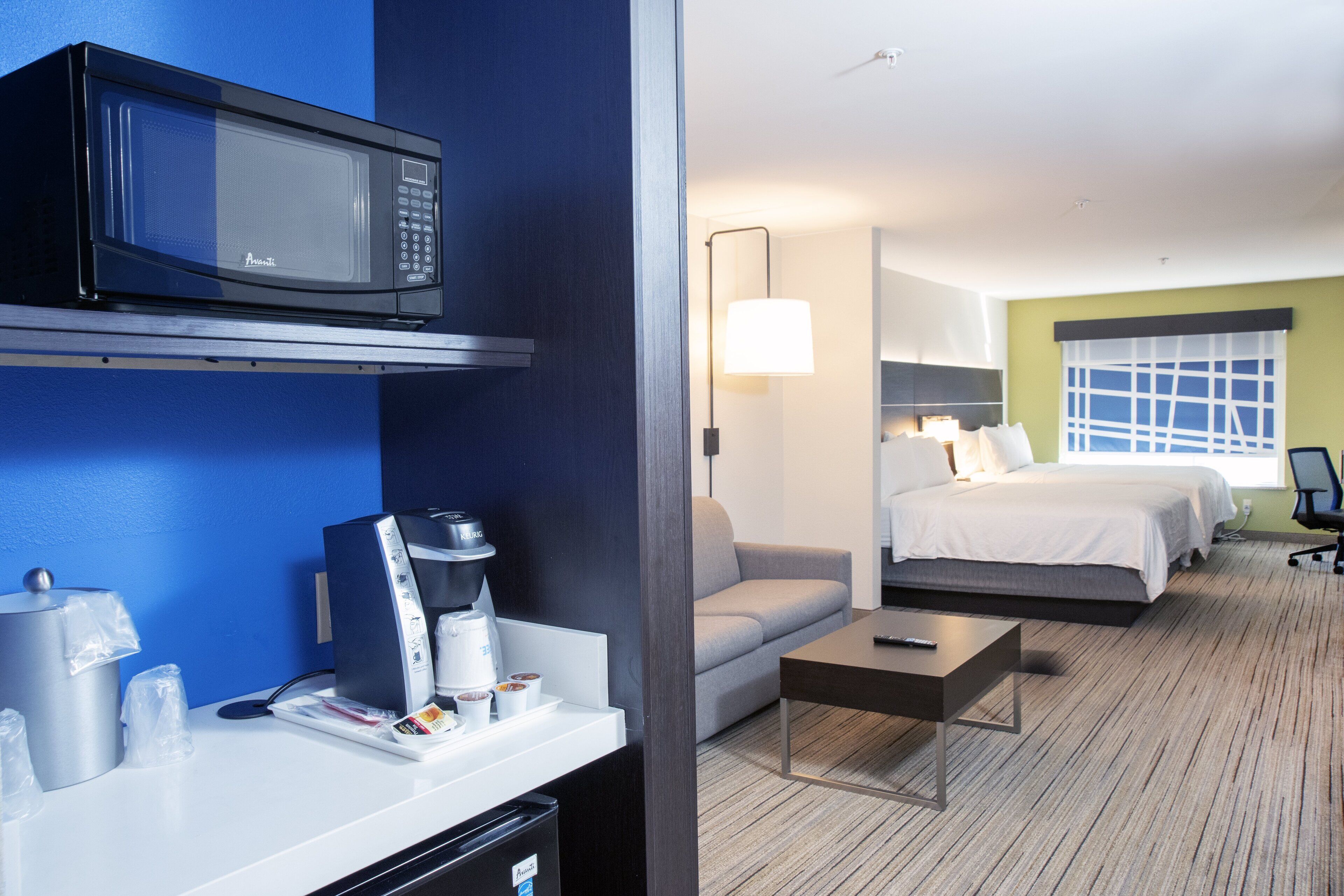 suite, multiple beds | 1 bedroom, premium bedding, desk, iron/ironing board