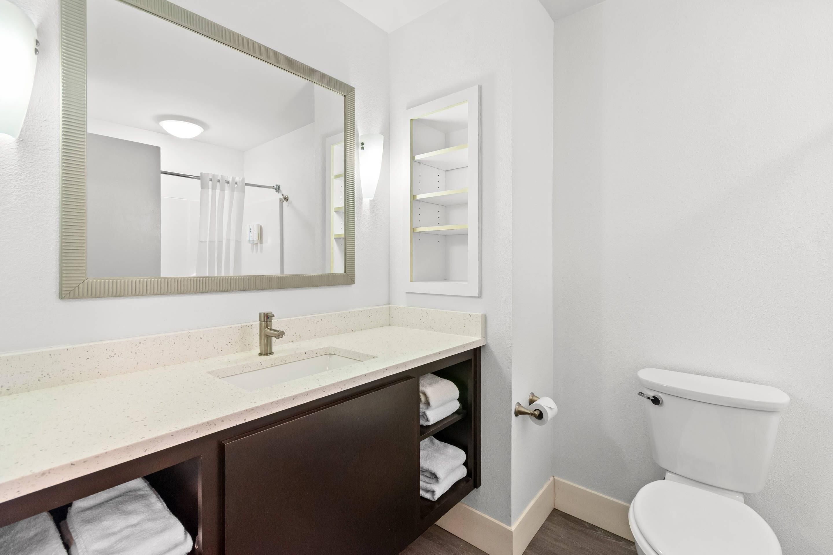 suite, 1 bedroom, non smoking | 1 bedroom, in-room safe, desk, laptop workspace