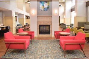 Lobby - Hampton Inn & Suites Albany Airport (Latham)