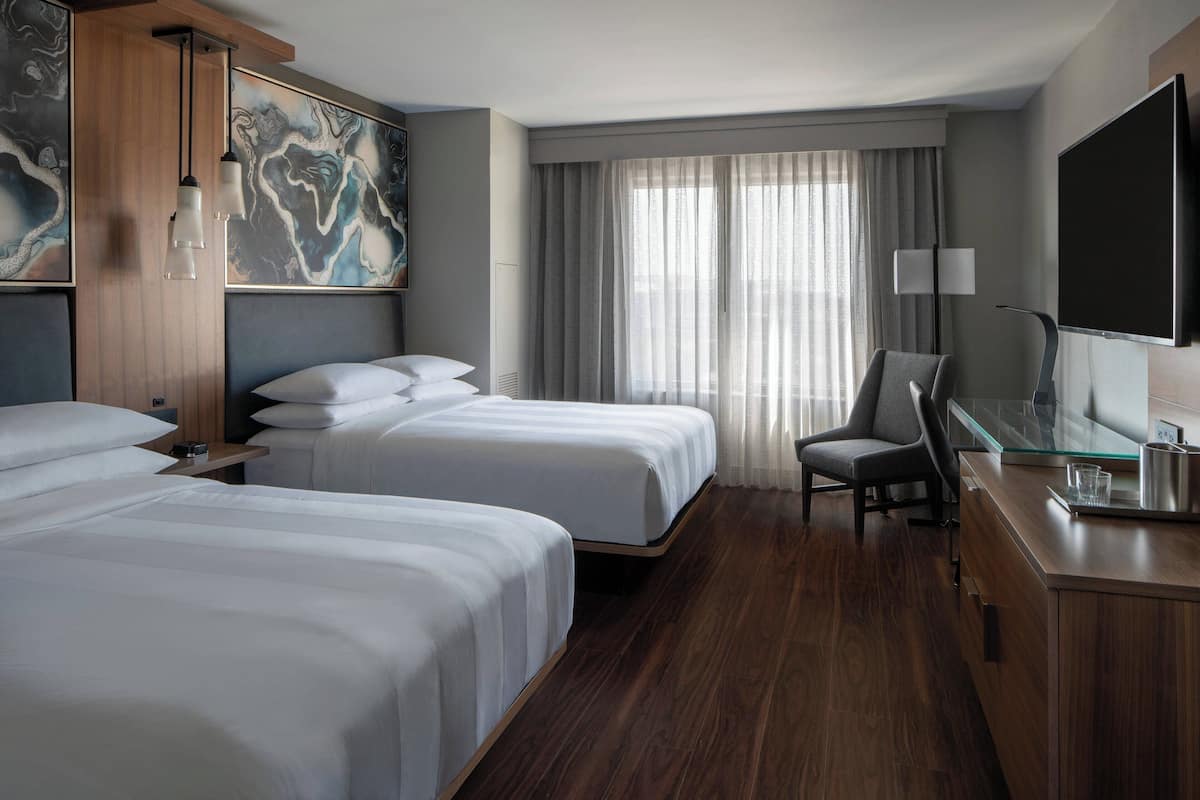 Premium bedding, in-room safe, desk, blackout drapes