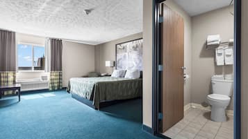 Room, 1 Queen Bed, Non Smoking | Free internet, bed sheets, alarm clocks