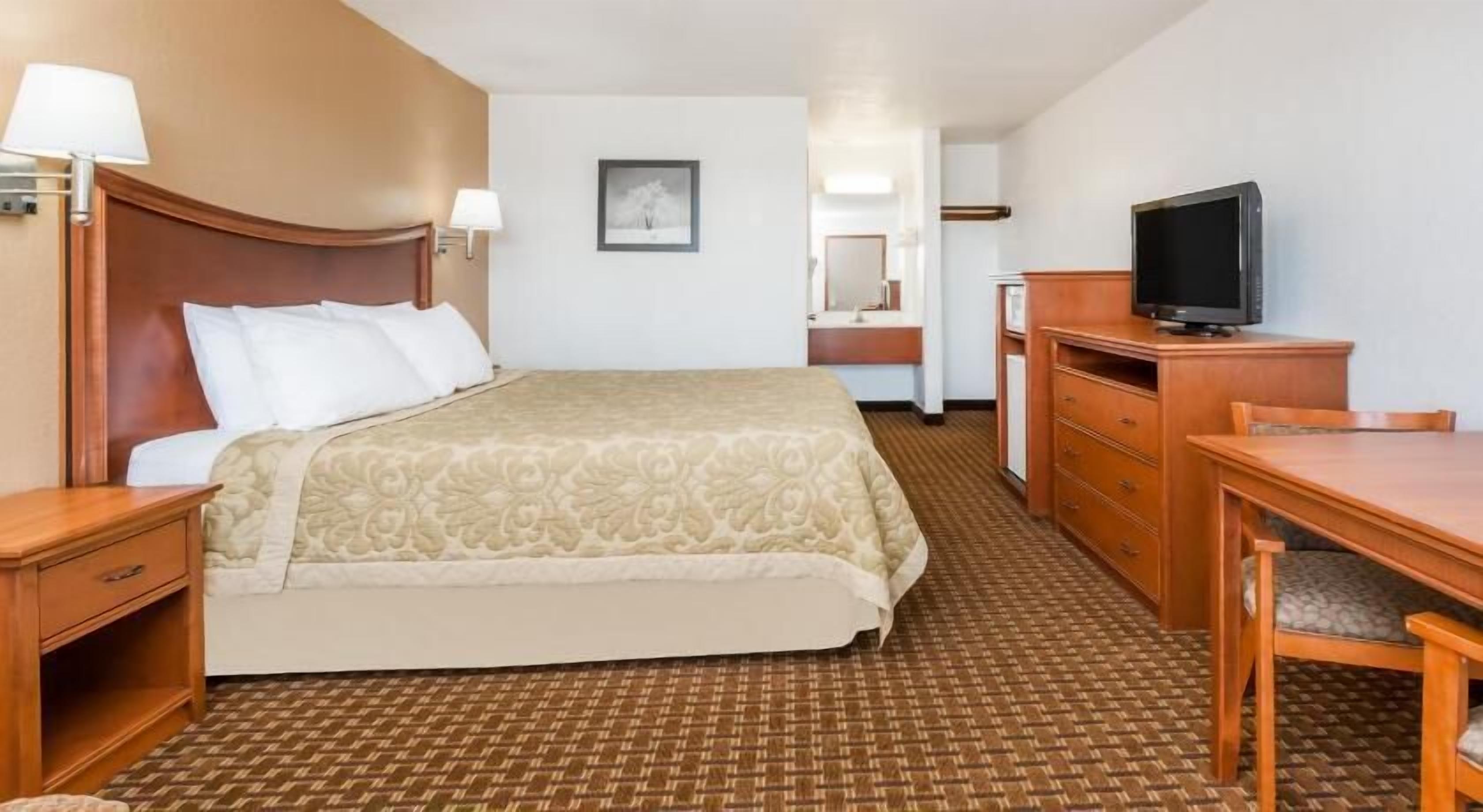 Iron/ironing board, free cots/infant beds, free WiFi, bed sheets