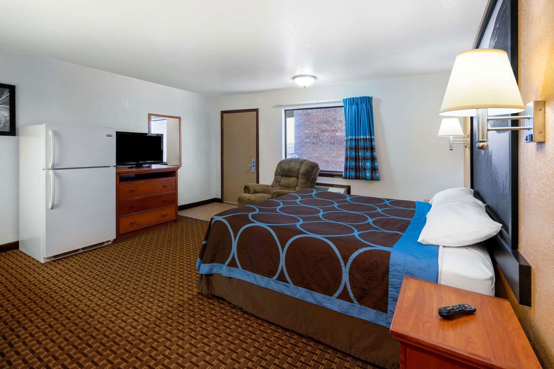 Iron/ironing board, free cots/infant beds, free WiFi, bed sheets