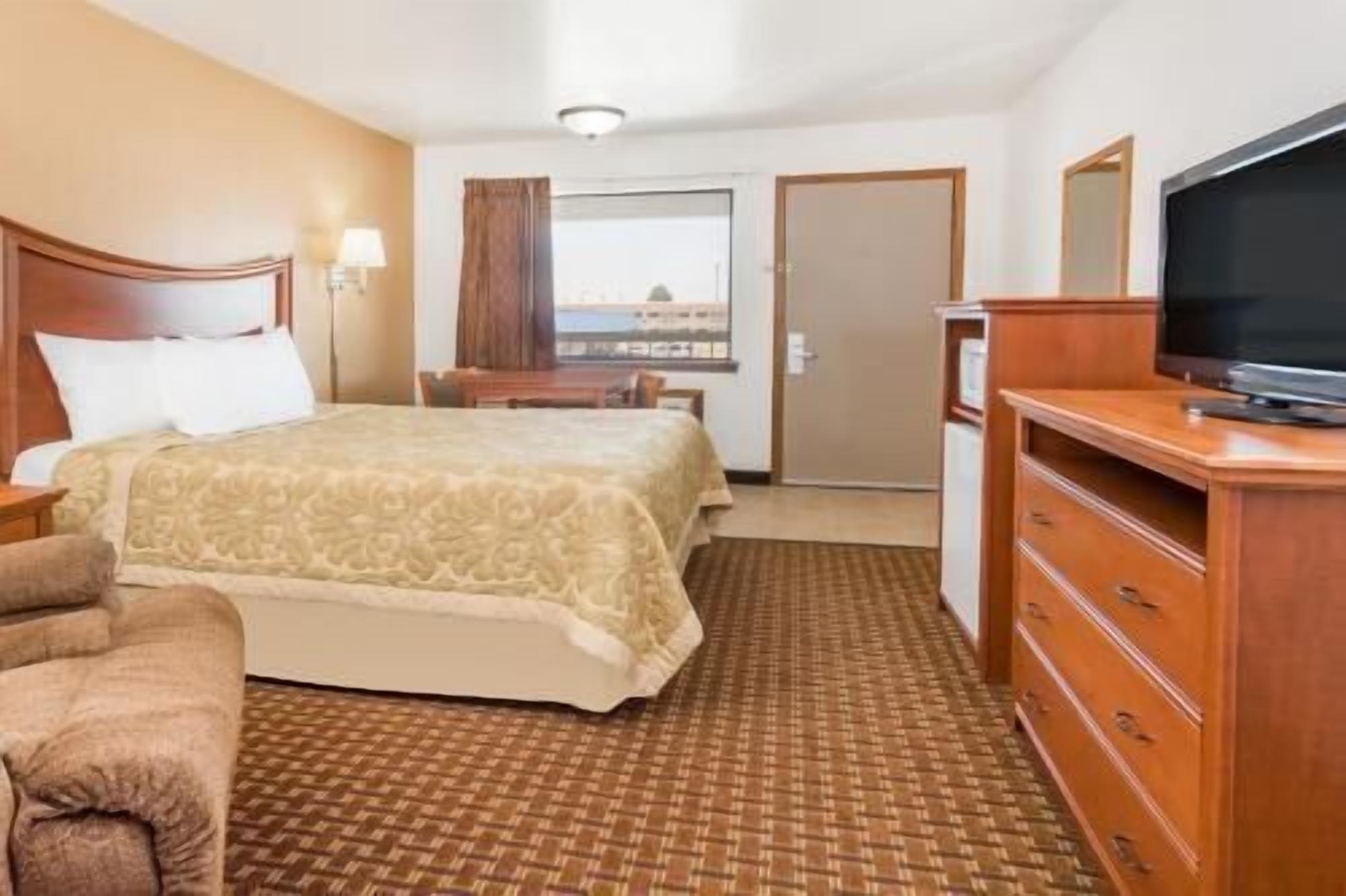 Iron/ironing board, free cots/infant beds, free WiFi, bed sheets