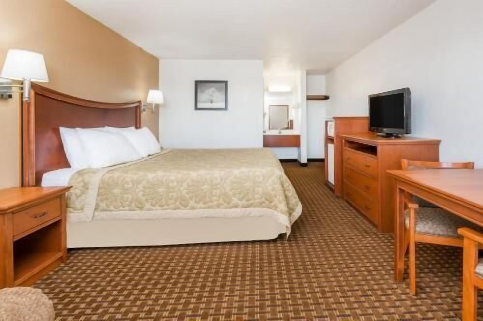 Iron/ironing board, free cots/infant beds, free WiFi, bed sheets