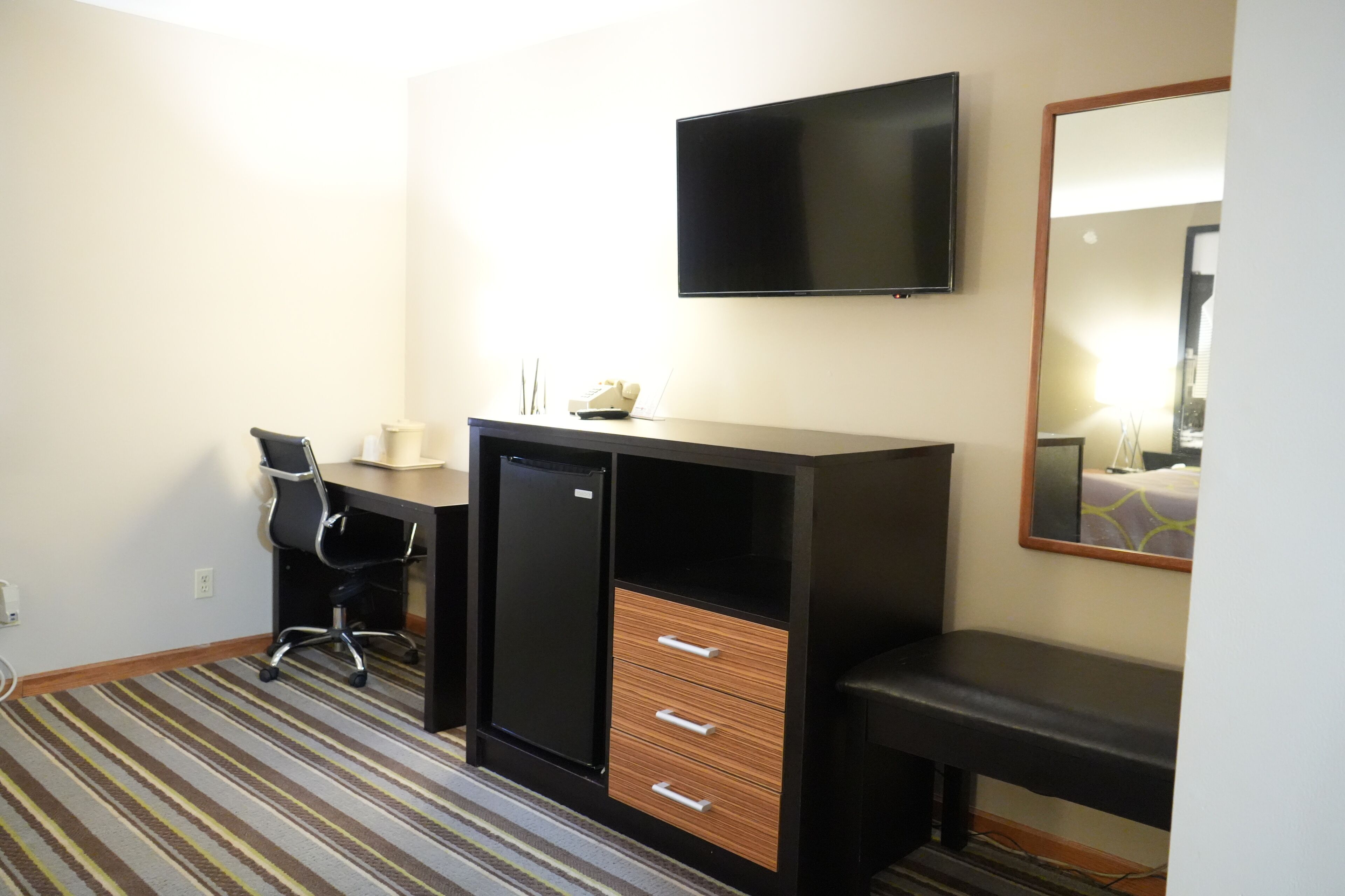 1 phòng ngủ, bàn, bàn ủi/dụng cụ ủi quần áo 