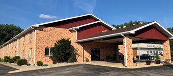 Watseka 24 Inn & Suites
