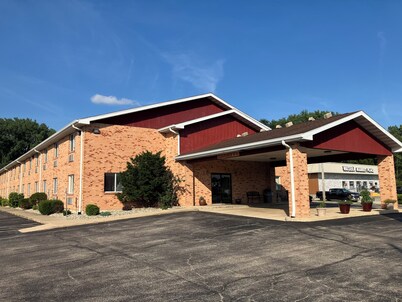 Watseka 24 Inn & Suites