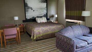 Studio Suite, 1 King Bed, Non Smoking | Living area