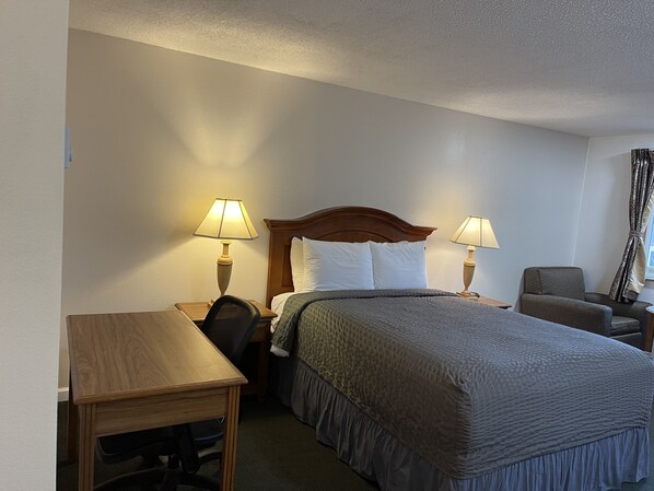 1 bedroom, premium bedding, memory-foam beds, desk