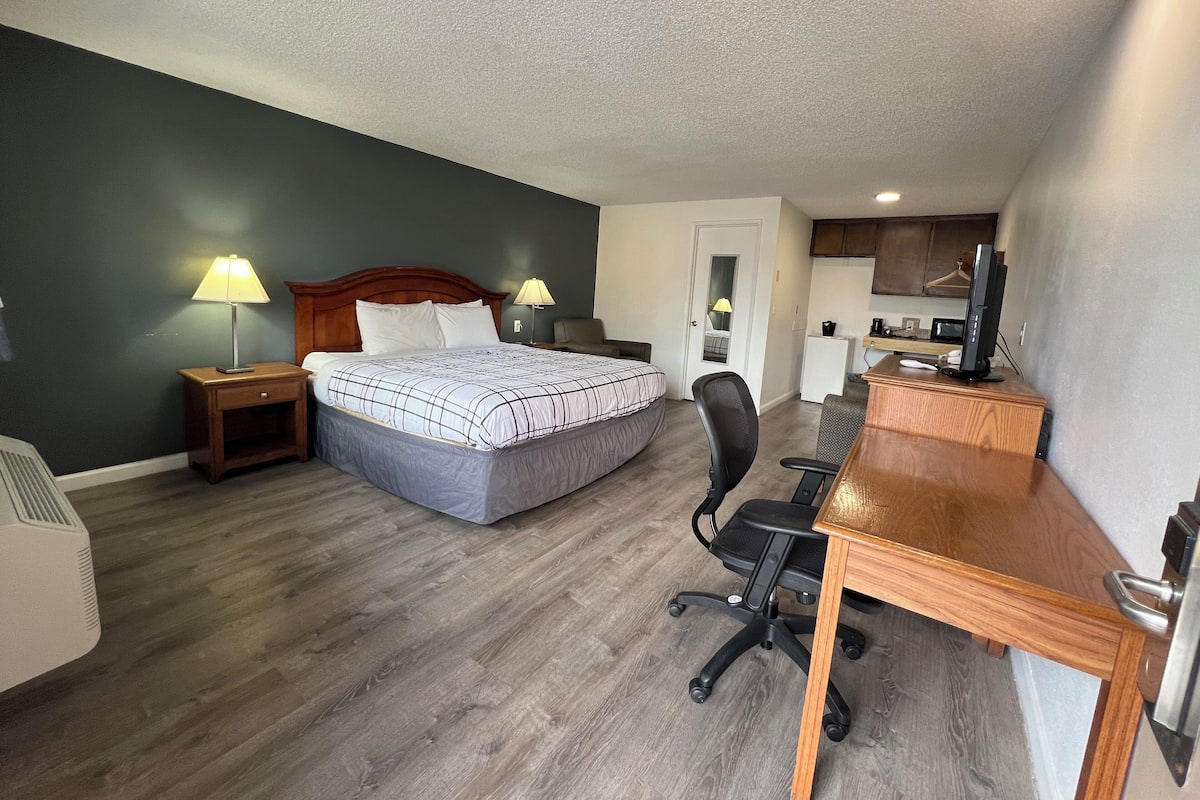 1 slaapkamer, luxe beddengoed, bedden met traagschuimmatras, een bureau