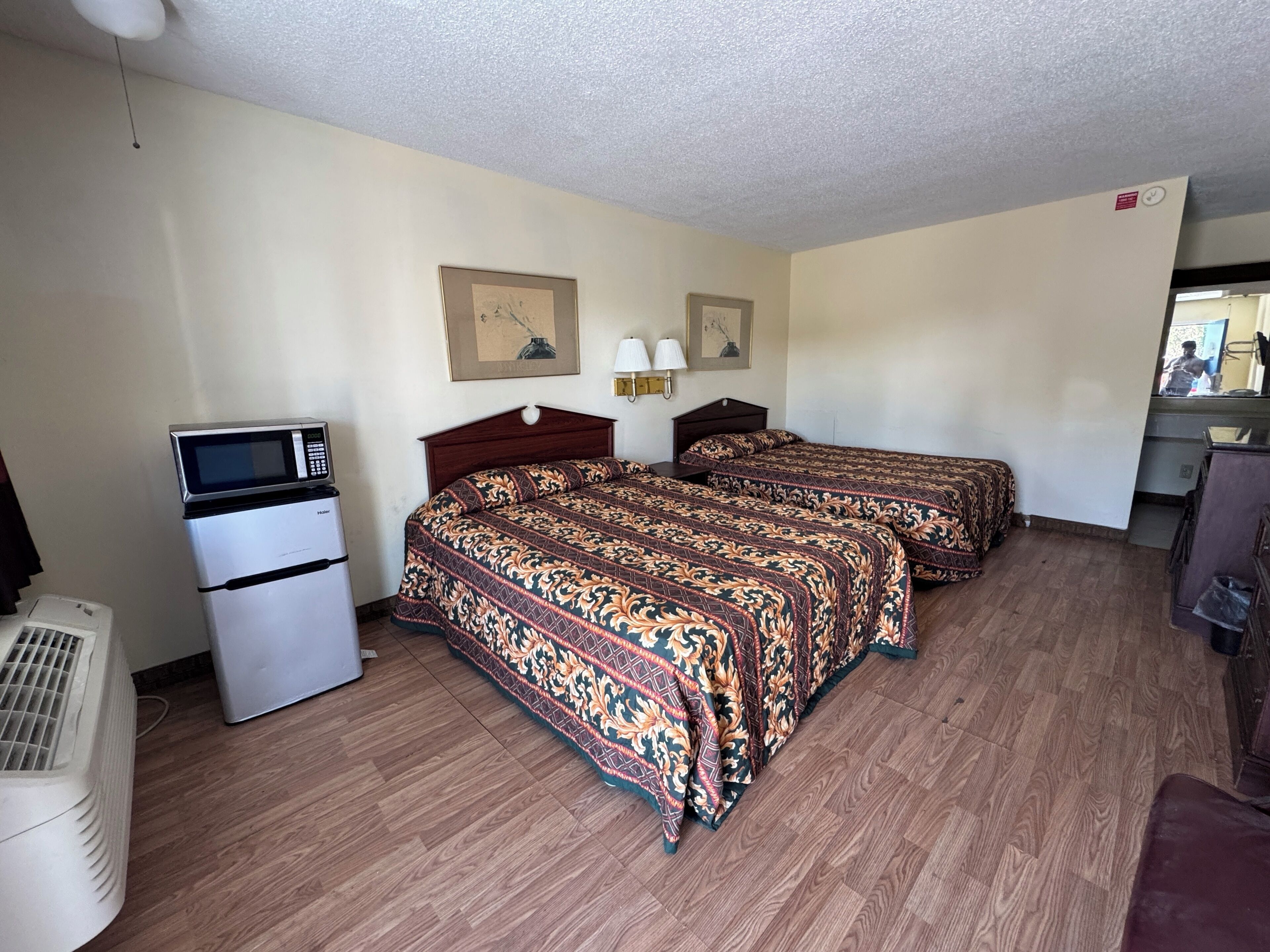 Room, Non Smoking (2 Full Beds) | Desk, iron/ironing board, free WiFi, bed sheets