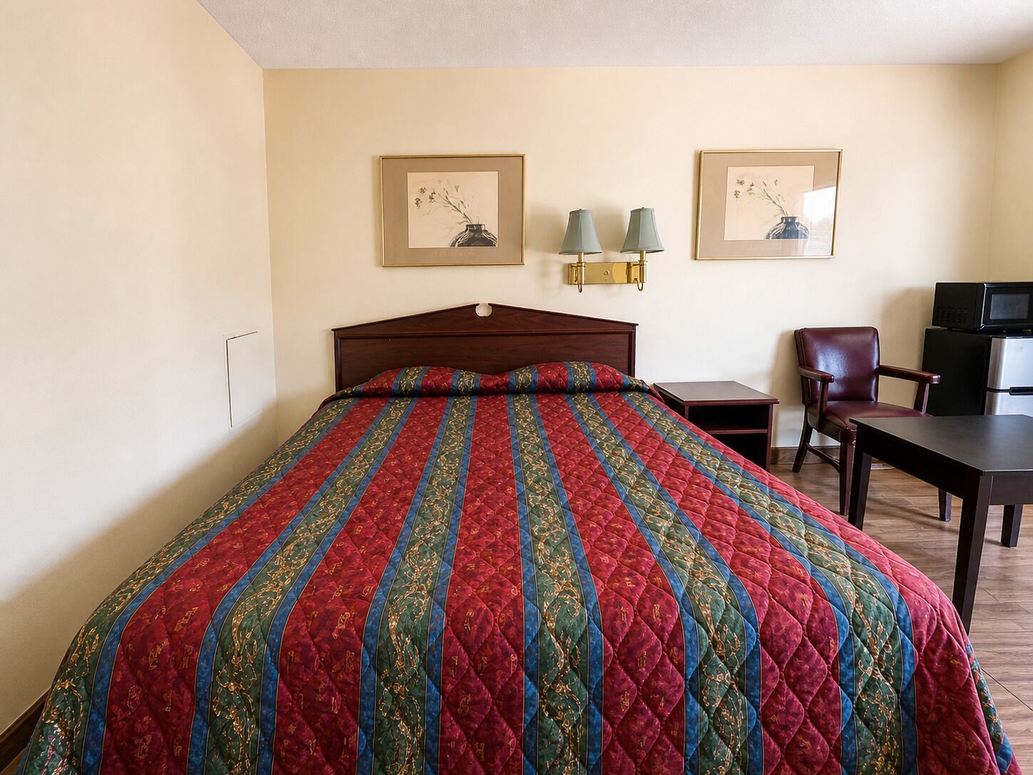Desk, iron/ironing board, free WiFi, bed sheets