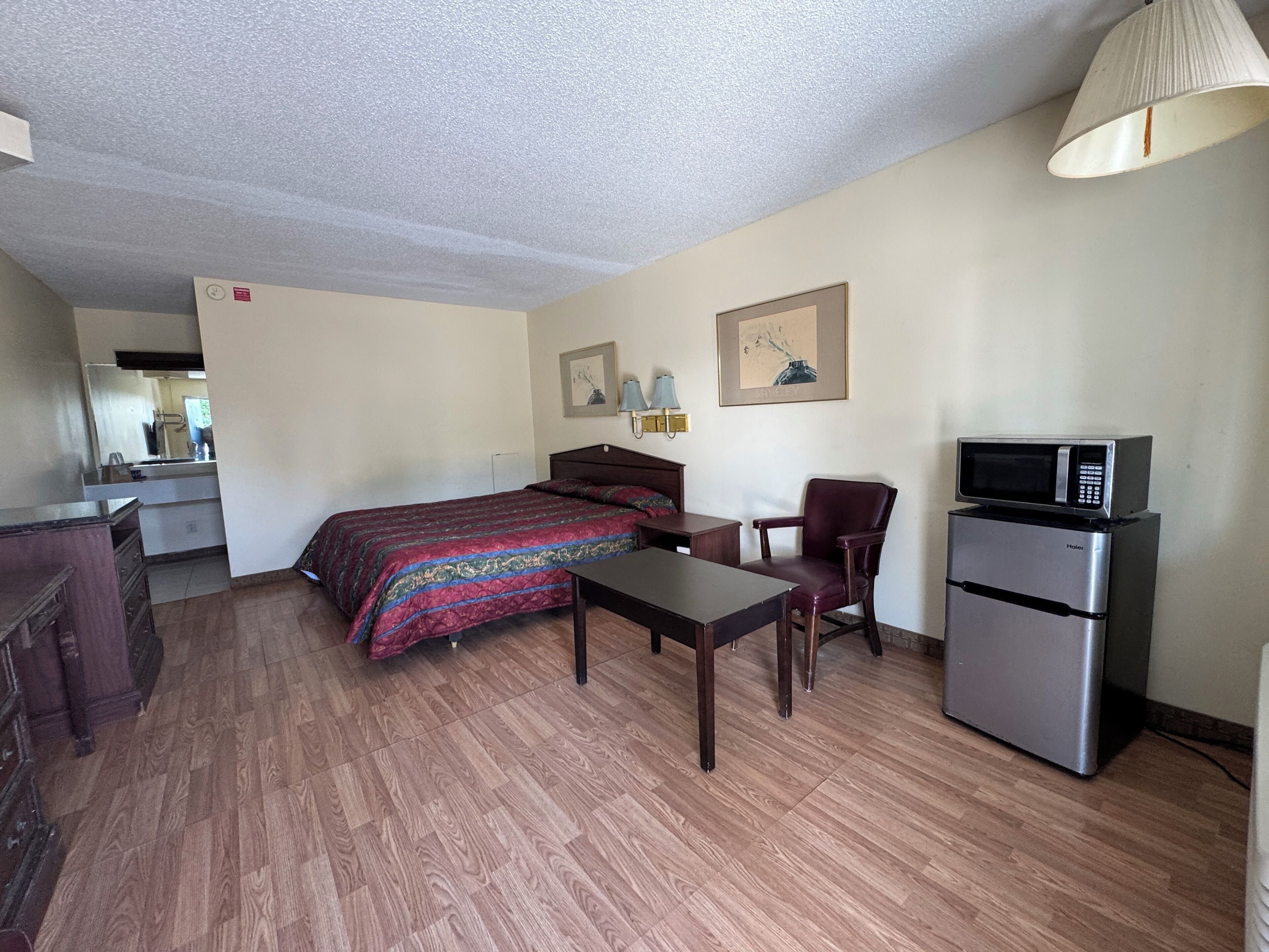 Desk, iron/ironing board, free WiFi, bed sheets