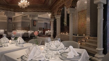 2 Restaurants, Frühstück, Mittagessen, Abendessen, marrokanische Küche